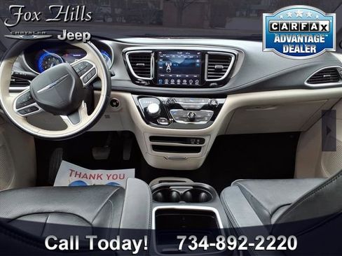 Used 2019 Chrysler Pacifica Limited w/ Tire & Wheel Group image 14