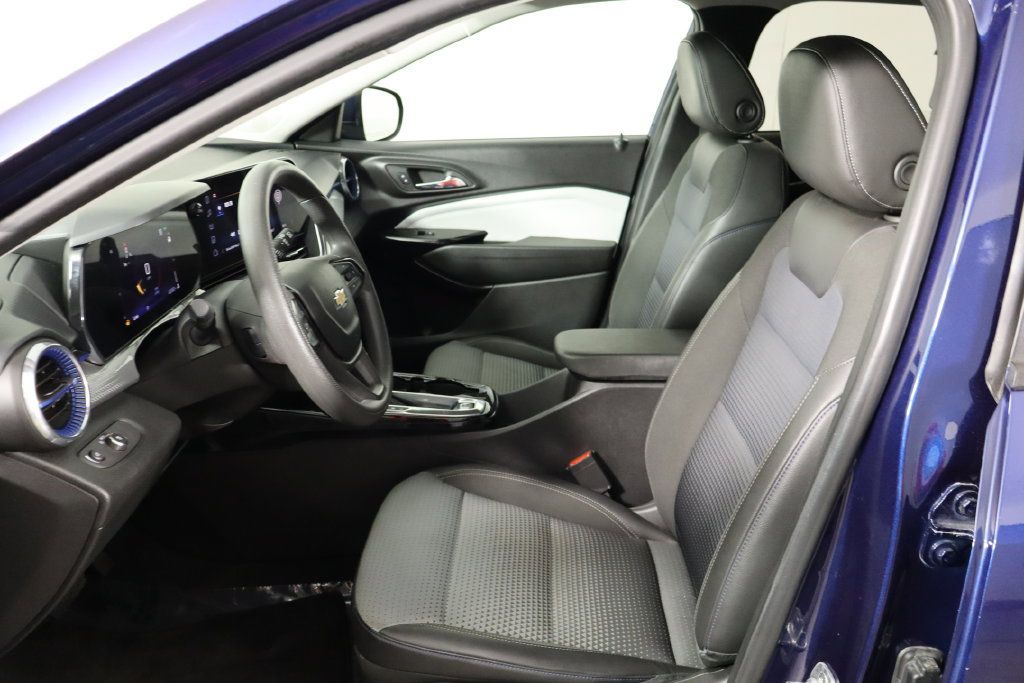 Used 2024 Chevrolet Trax LT FWD image 14