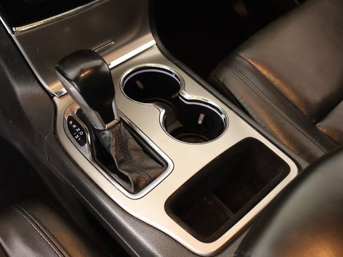 Used 2020 Jeep Grand Cherokee Limited RWD image 9