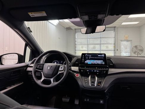Used 2025 Honda Odyssey Sport-L image 21