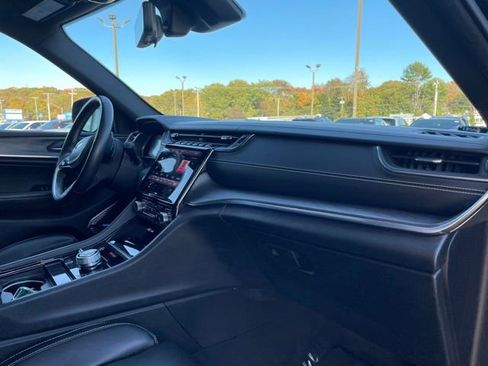 Used 2021 Jeep Grand Cherokee L Overland w/ Luxury Tech Group IV image 30