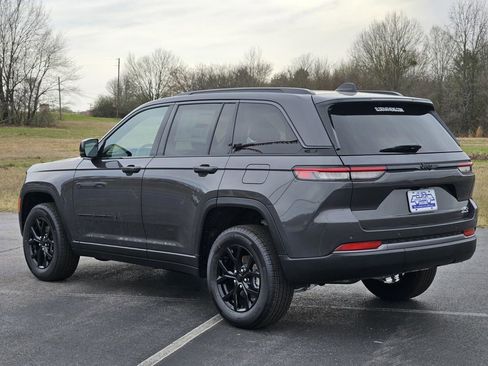 New 2026 Jeep Grand Cherokee Altitude image 4