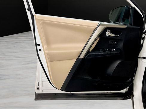 Used 2013 Toyota RAV4 Limited image 35