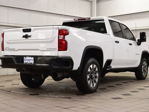 Used 2024 Chevrolet Silverado 2500 Custom w/ Custom Value Package image 8