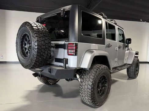 Used 2014 Jeep Wrangler Unlimited Sahara w/ Connectivity Group AWD/4WD image 4