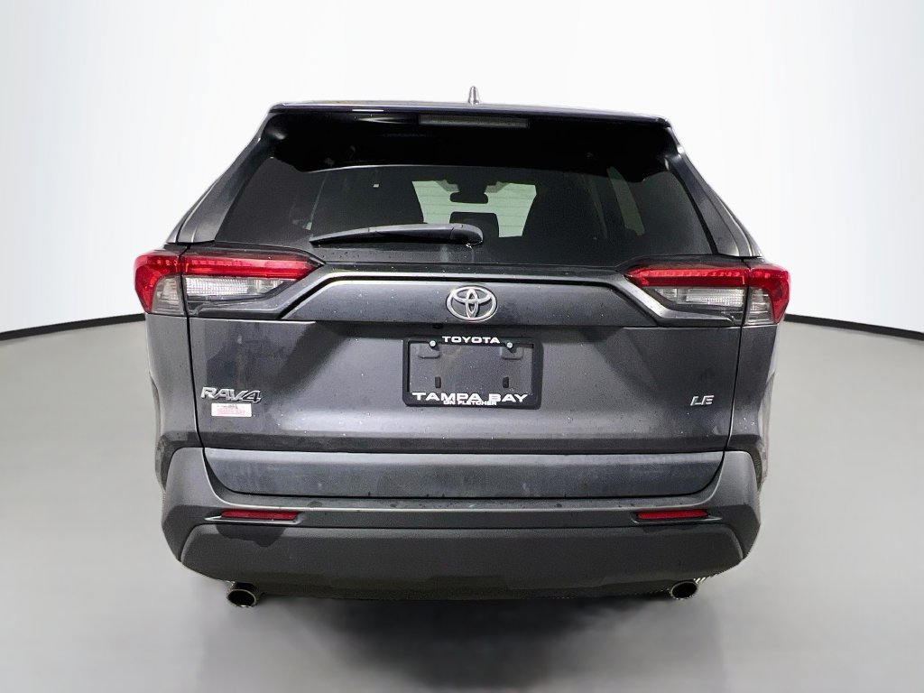 Used 2022 Toyota RAV4 LE FWD image 4