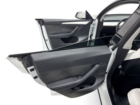 Certified 2022 Tesla Model Y Performance AWD/4WD image 10