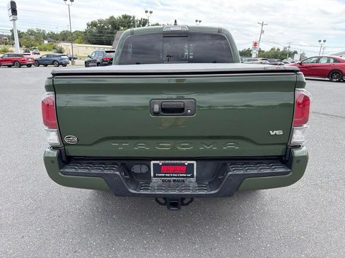Used 2021 Toyota Tacoma TRD Off-Road w/ Technology Package AWD/4WD image 4