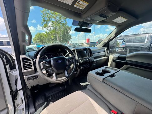 Used 2020 Ford F250 XL w/ STX Appearance Package RWD image 5