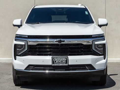 Used 2025 Chevrolet Tahoe LS RWD image 2