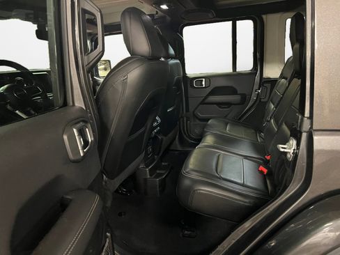 Used 2018 Jeep Wrangler Unlimited Sahara w/ Dual Top Group image 15