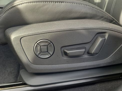 Used 2025 Audi Q6 e-tron Premium Plus w/ Premium Plus image 21