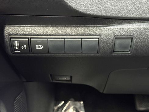 Used 2021 Toyota Corolla SE image 12