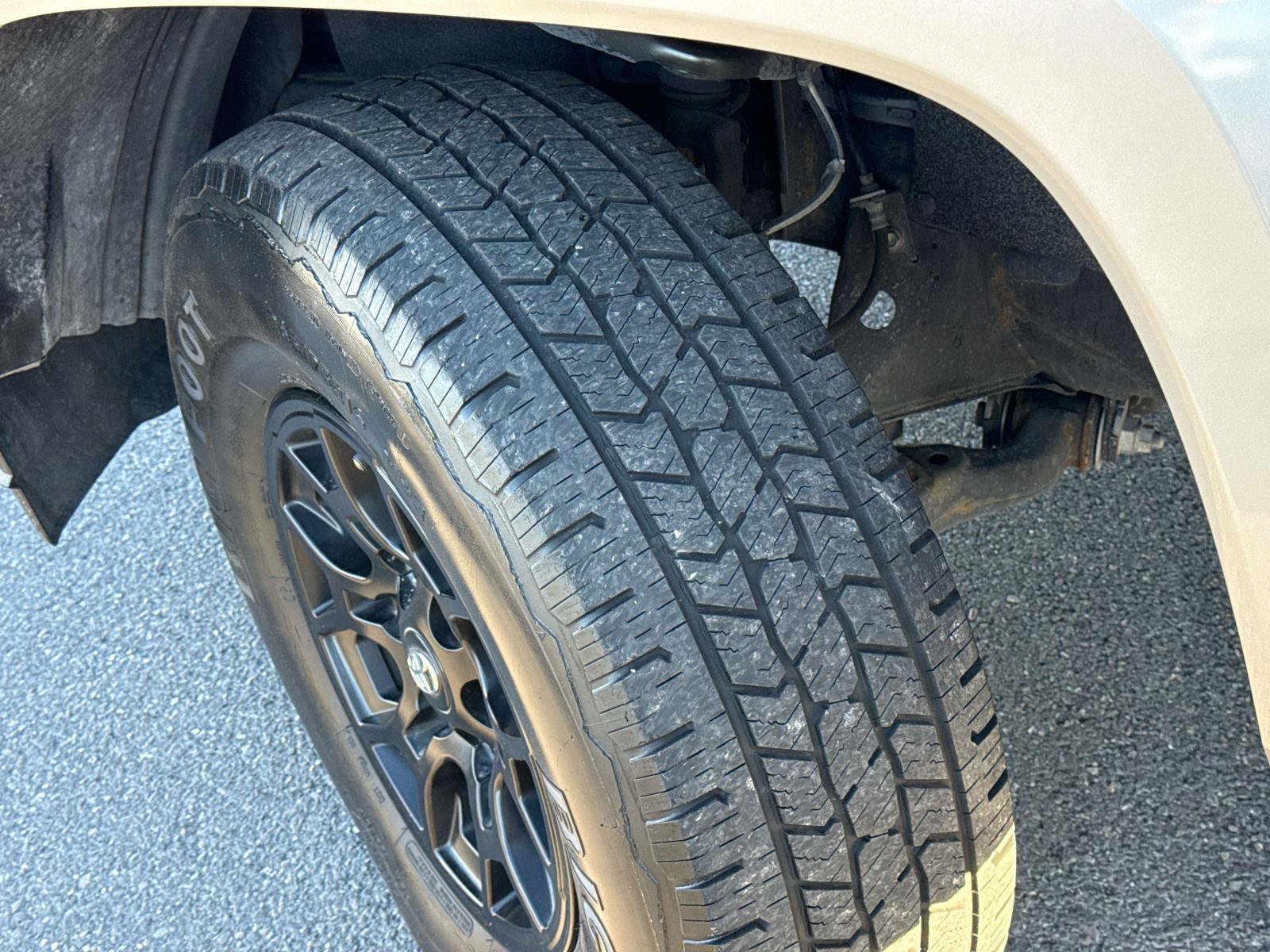 Used 2019 Toyota Tacoma SR5 RWD image 9