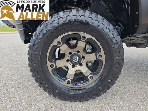 Used 2019 Toyota Tacoma TRD Off-Road AWD/4WD image 32