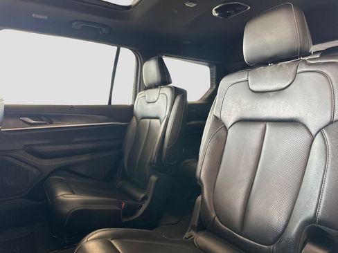 Used 2024 Jeep Grand Cherokee L Limited w/ Luxury Tech Group II image 9