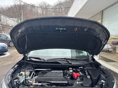 Used 2025 Nissan Rogue SV image 34