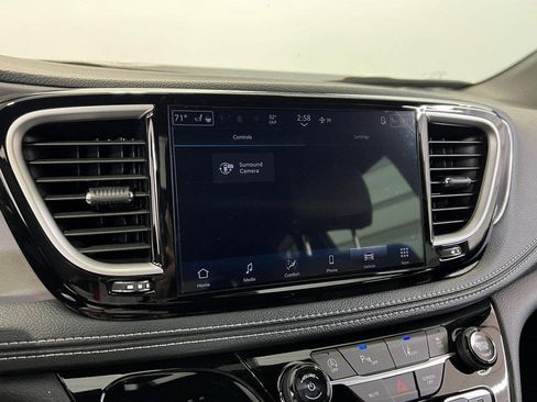 New 2026 Chrysler Pacifica Select image 41