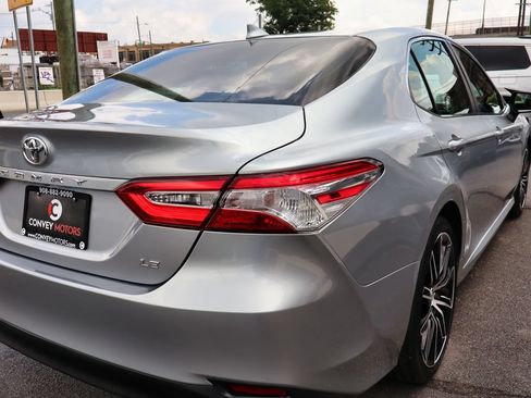 Used 2020 Toyota Camry LE FWD image 13