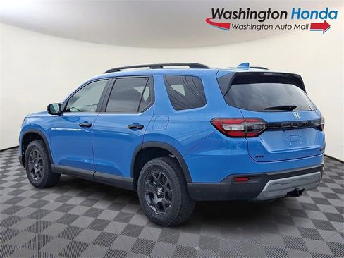 New 2025 Honda Pilot TrailSport image 5