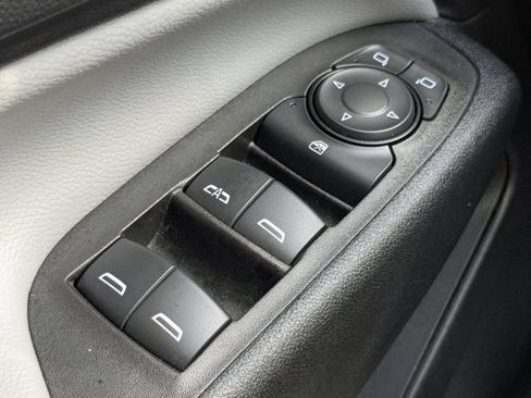 Used 2024 Chevrolet Equinox LT FWD image 29