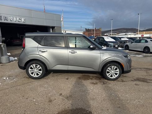 New 2025 Kia Soul LX image 8