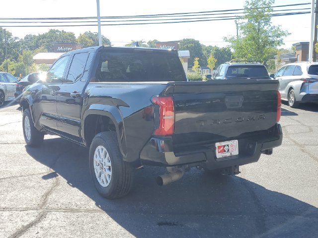 Used 2025 Toyota Tacoma SR5 AWD/4WD image 3