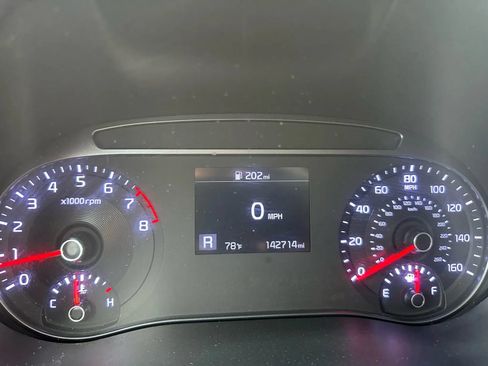 Used 2020 Kia Soul LX FWD image 27