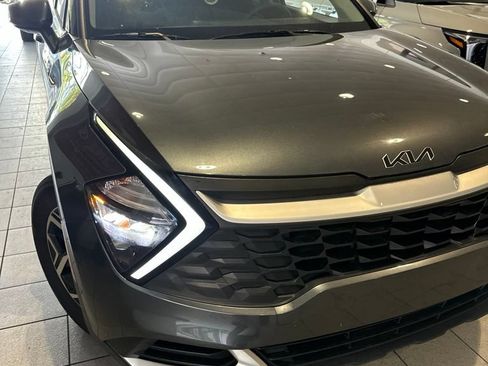 Used 2023 Kia Sportage LX FWD image 3