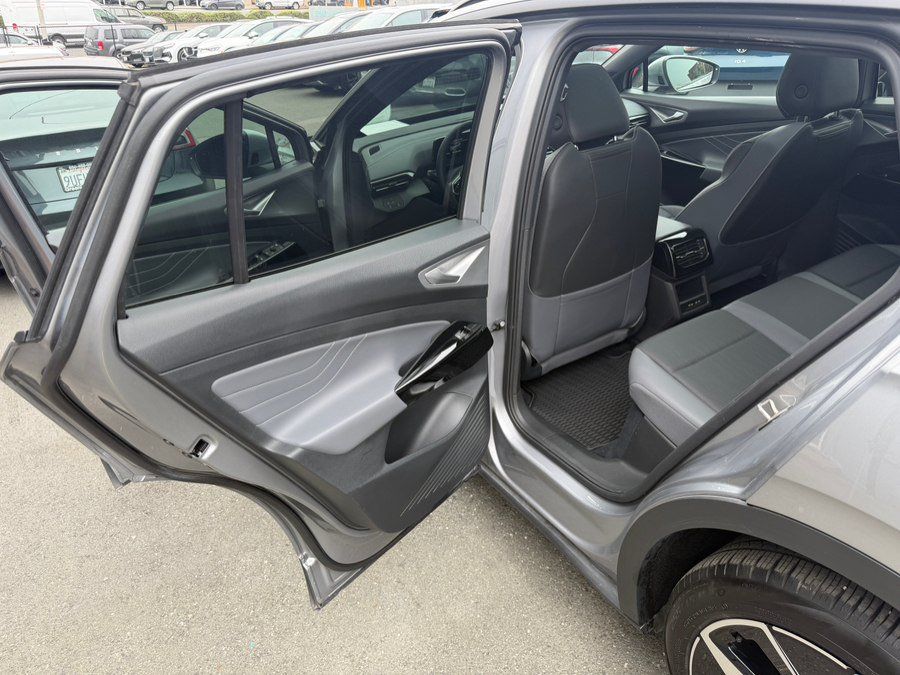 Used 2025 Volkswagen ID.4 Pro S RWD image 44