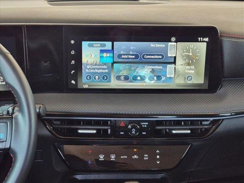 Used 2025 Nissan Kicks SR FWD image 14