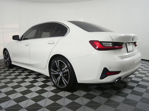 Used 2022 BMW 330i Sedan w/ Premium Package 2 RWD image 5