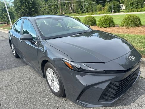Used 2025 Toyota Camry LE w/ Convenience Package FWD image 7