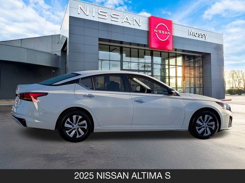 Certified 2025 Nissan Altima 2.5 S image 7
