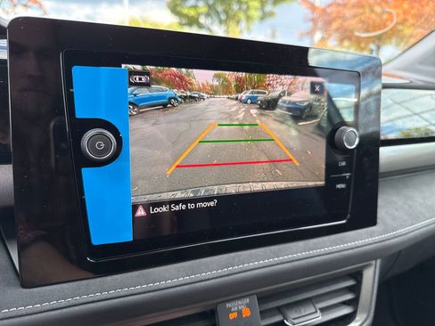 New 2025 Volkswagen Taos SE image 9