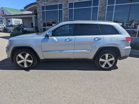 Used 2014 Jeep Grand Cherokee Limited w/ Trailer Tow Group IV AWD/4WD image 2