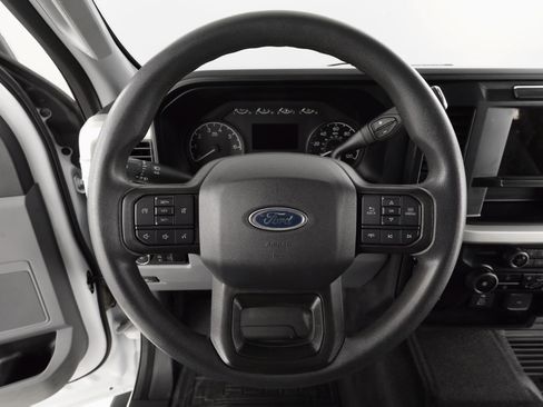 Used 2023 Ford F250 XLT w/ FX4 Off-Road Package image 32