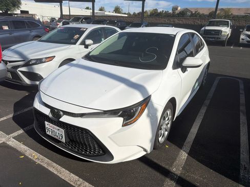 Used 2021 Toyota Corolla LE FWD image 4