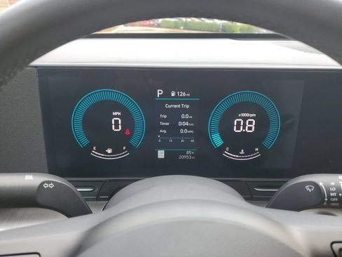 Used 2025 Hyundai Kona SEL FWD image 27