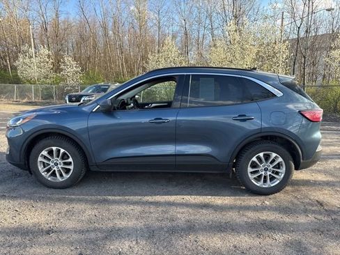 Used 2020 Ford Escape SE image 8