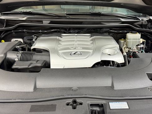 Used 2016 Lexus LX 570 4WD image 31
