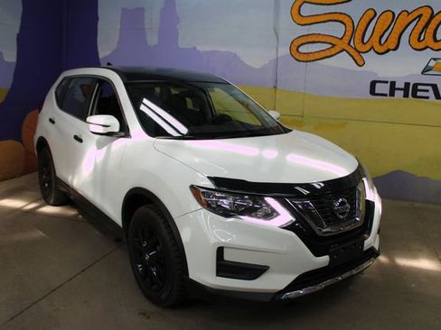 Used 2017 Nissan Rogue S FWD image 2
