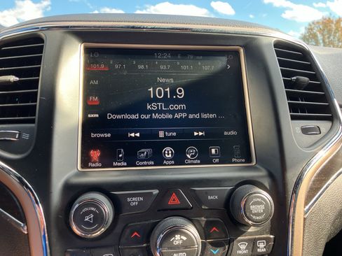 Used 2014 Jeep Grand Cherokee Limited image 17