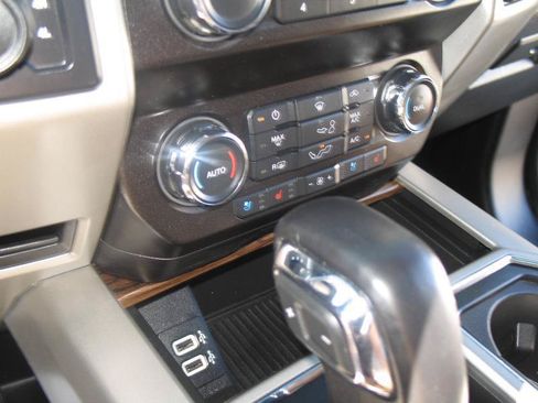 Used 2019 Ford F150 Lariat AWD/4WD image 42