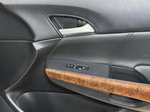 Used 2011 Honda Accord EX-L image 38