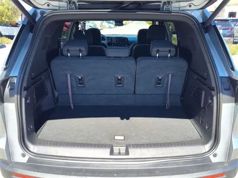 Used 2025 Chevrolet Traverse LT w/ Driver Confidence Package image 27