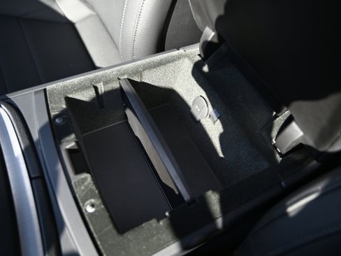 Used 2024 Porsche Panamera 4 image 26