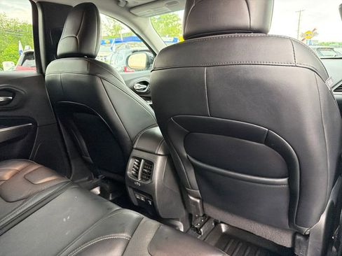 Used 2022 Jeep Cherokee Limited AWD/4WD image 34