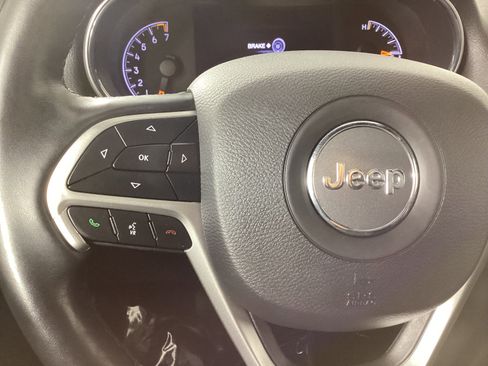 Used 2022 Jeep Grand Cherokee Limited image 24