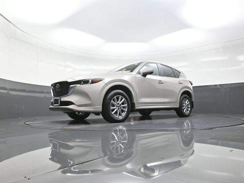 Used 2024 MAZDA CX-5 AWD 2.5 S w/ Preferred Package image 11